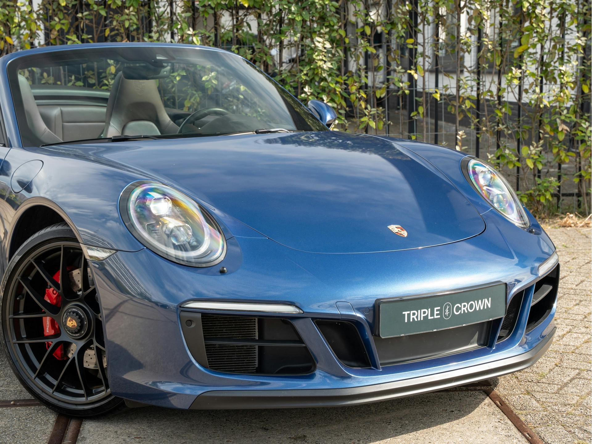 Porsche 911 Cabrio 3.0 Carrera 4 GTS | Blue Metallic Wrap | Bose | Adaptieve Sport-Stoelen